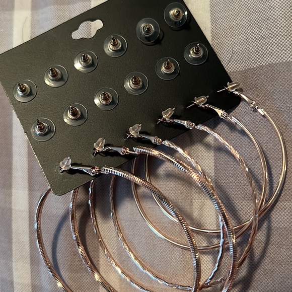 Earrings - Picture 4 of 4